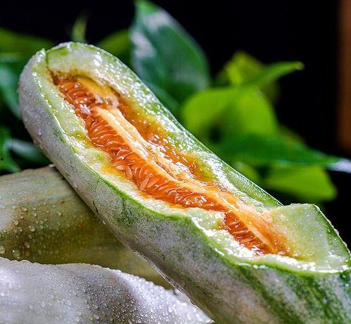 吃羊角酥茄瓜搞笑视频,搞笑视频带你笑翻天